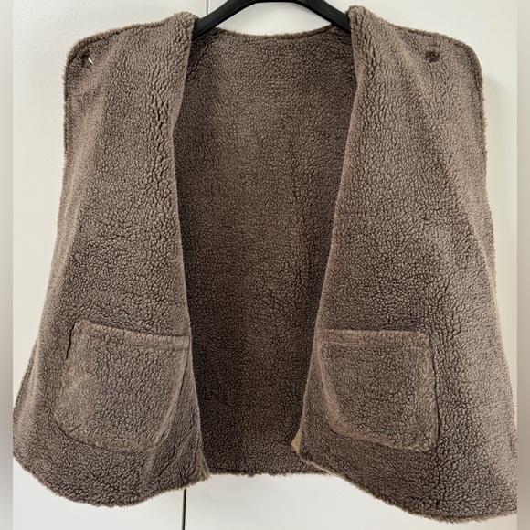 CHIMALA Reversible Cotton Twill And Faux Shearling Gilet Green Vest Army Craig - Picture 8 of 8